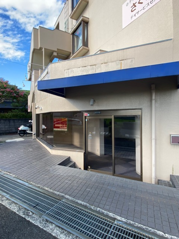 ブルーマーク高槻1F店舗-1